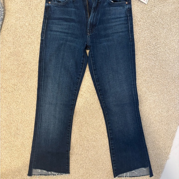 NWOT Mother denim, insider crop fray style in color “sake to me.” Size 26. - Picture 8 of 8